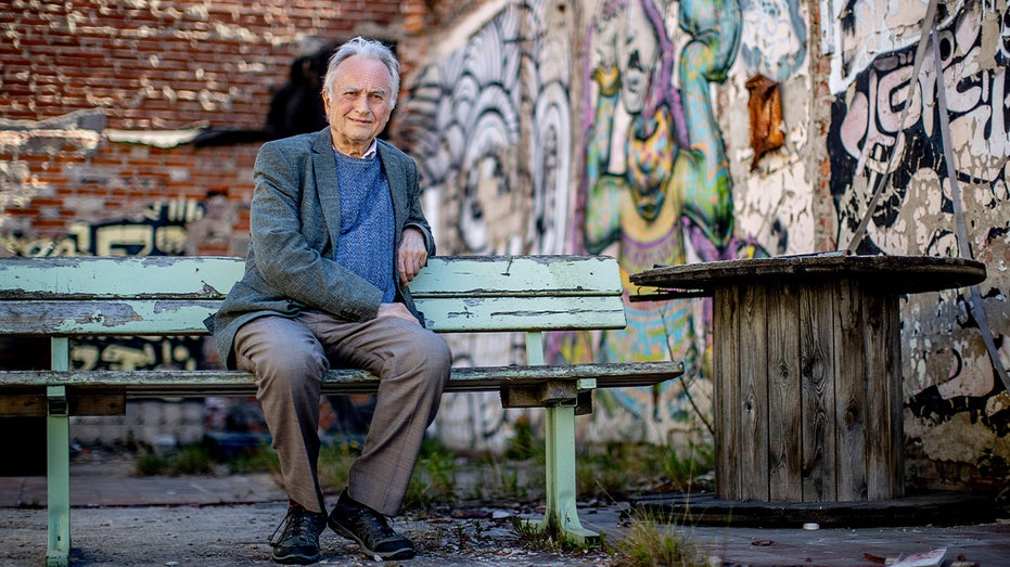 Richard Dawkins decries gender surgery for kids as 'surgically mutilating children'