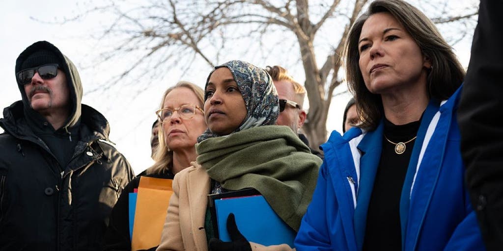 Ilhan Omar kicked out of ICE facility after DHS requires week's advance  notice