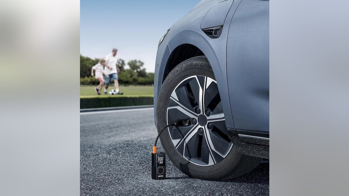 Stash this smart tool in your trunk year-round.