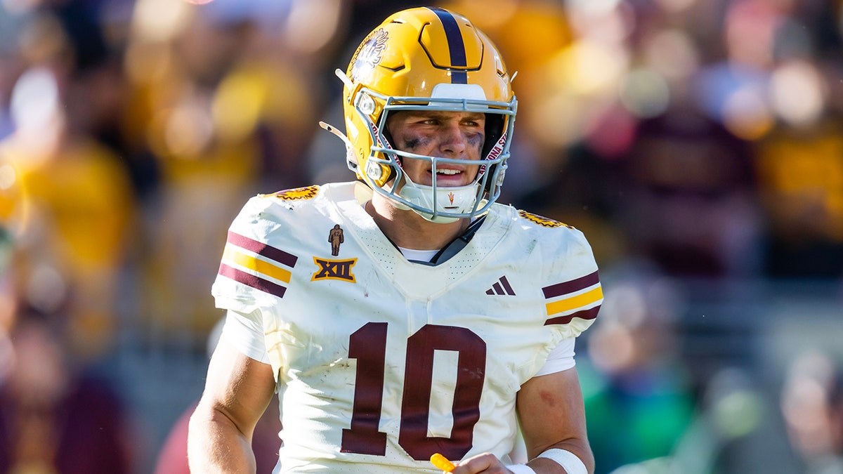 Sam Leavitt goes up against Texas Tech