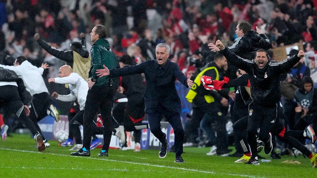 Jose Mourinho świętuje
