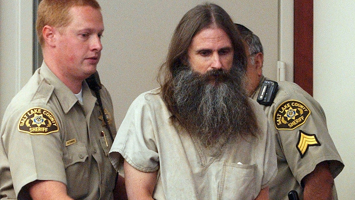 Elizabeth Smart reveals her kidnapper tried to abduct her teen cousin as his ‘next wife’ at george magazine