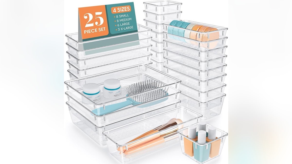 Domina il disordine per trasformare i tuoi cassetti da disordinati a ordinati.