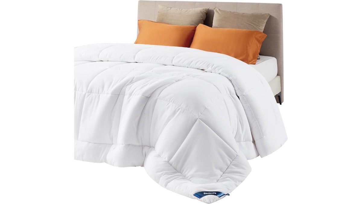 This comforter will keep you tasty without overheating.