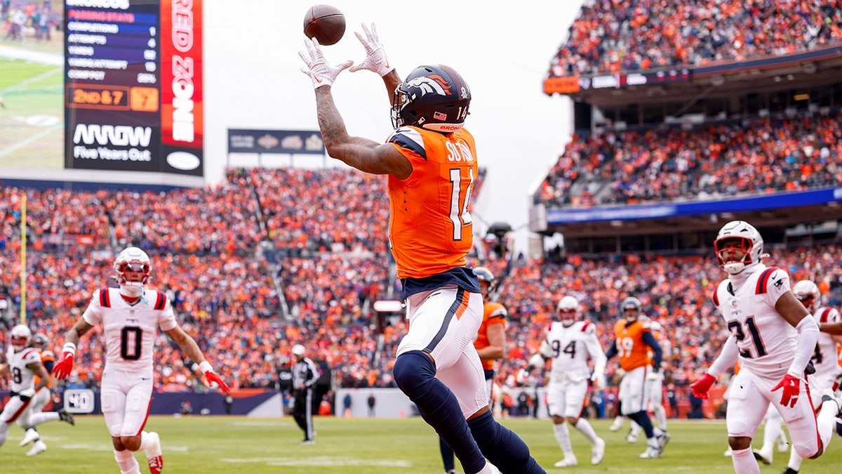 Courtland Sutton zdobywa przyłożenie