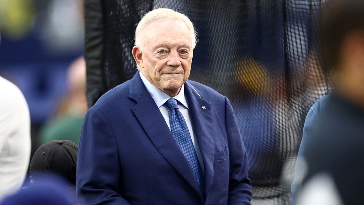 Jerry Jones looks on