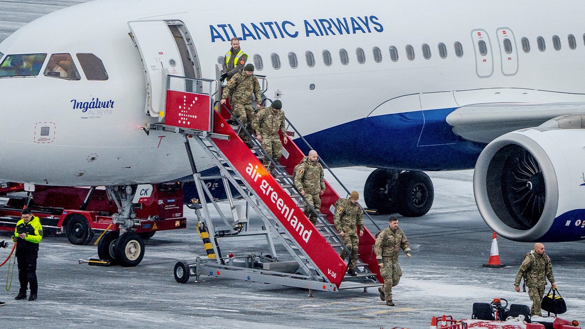 Danish soldiers arrive in Greenland