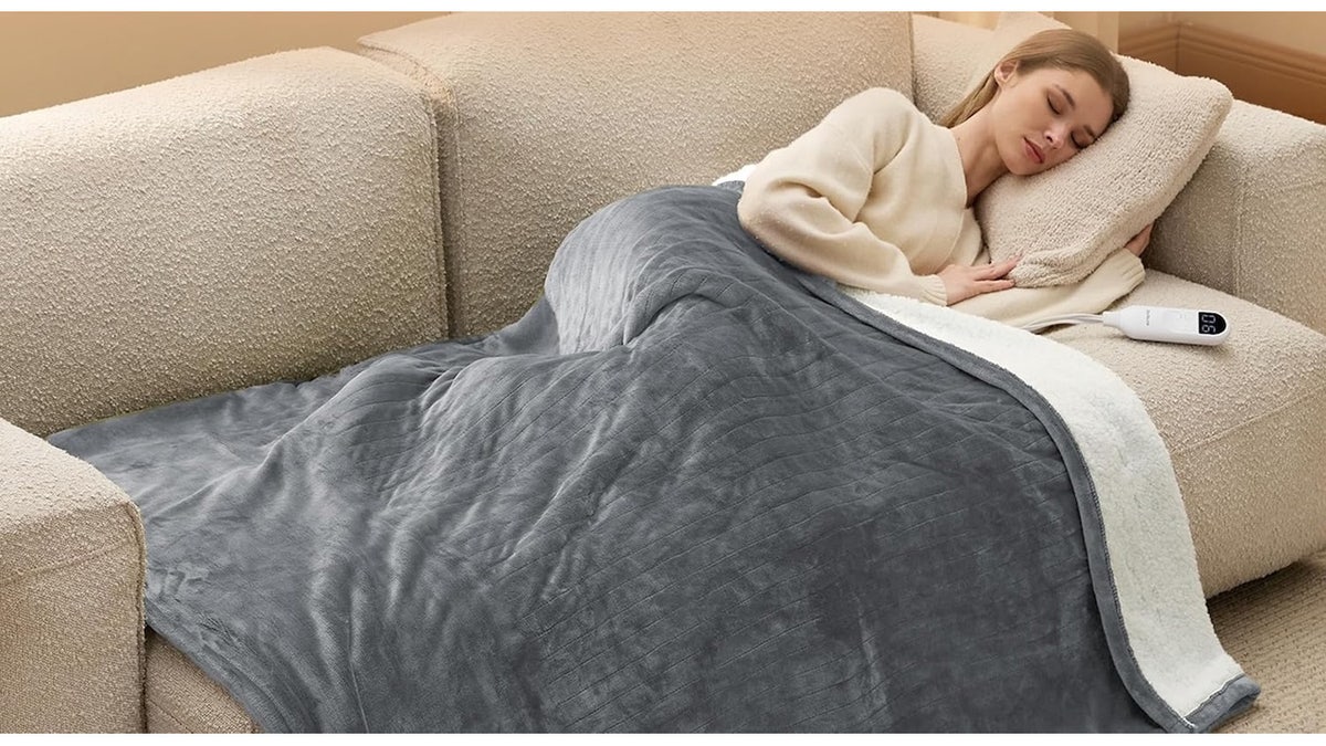 Keep comfortable with the customizable warmth of this blanket.