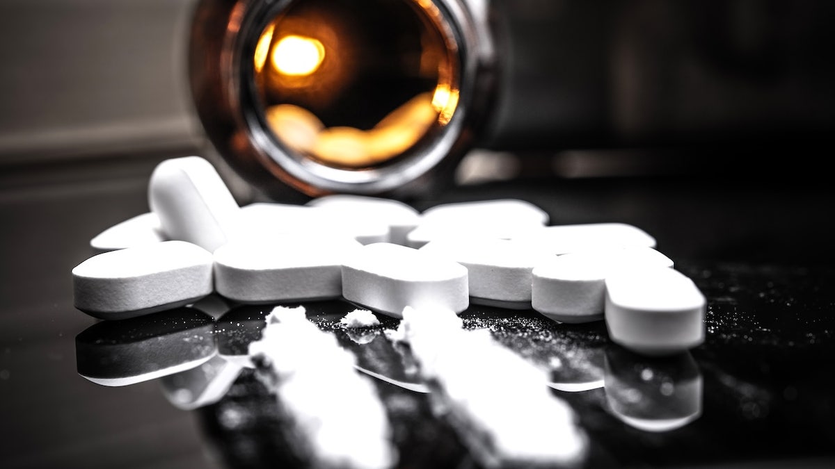 Fentanyl drugs pills powder - vaccine to prevent overdose