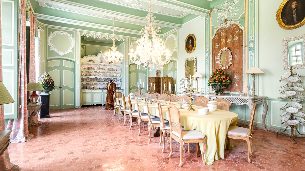 French castle with 100 rooms lists for $17.7M, packs nearly 1,000