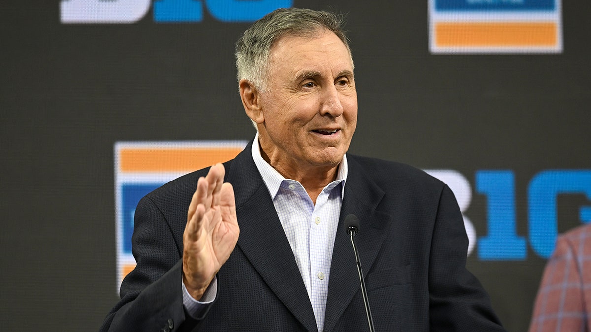 Gary Danielson talks