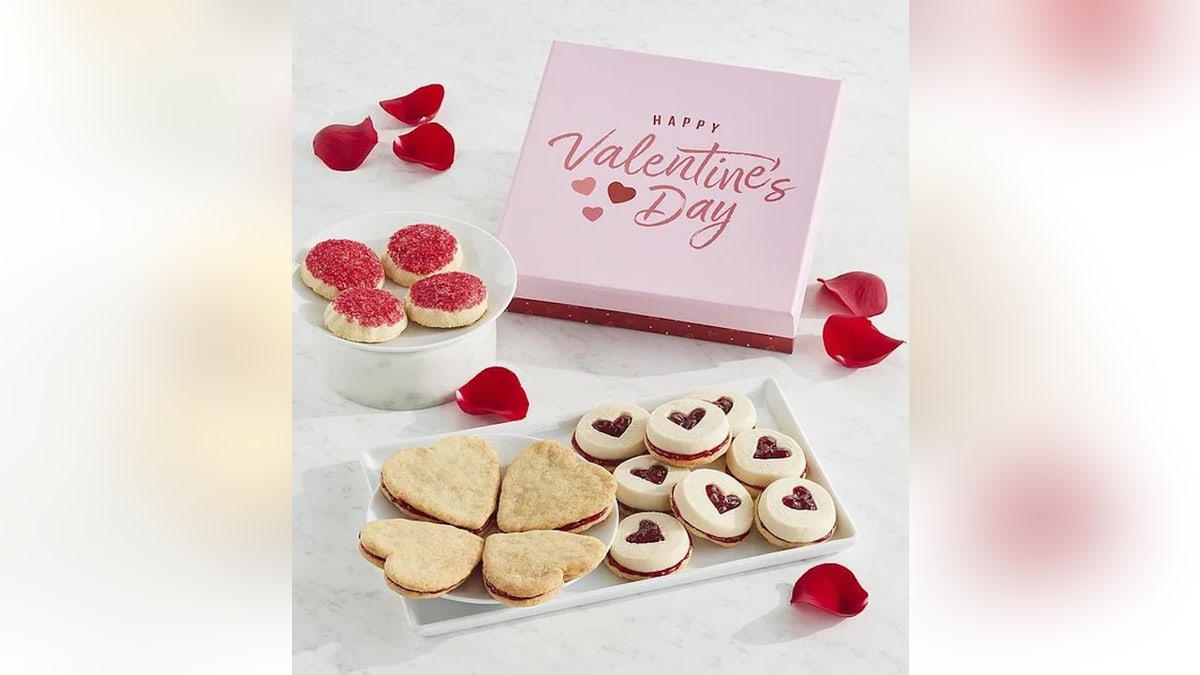 These gift boxes come pre-wrapped.