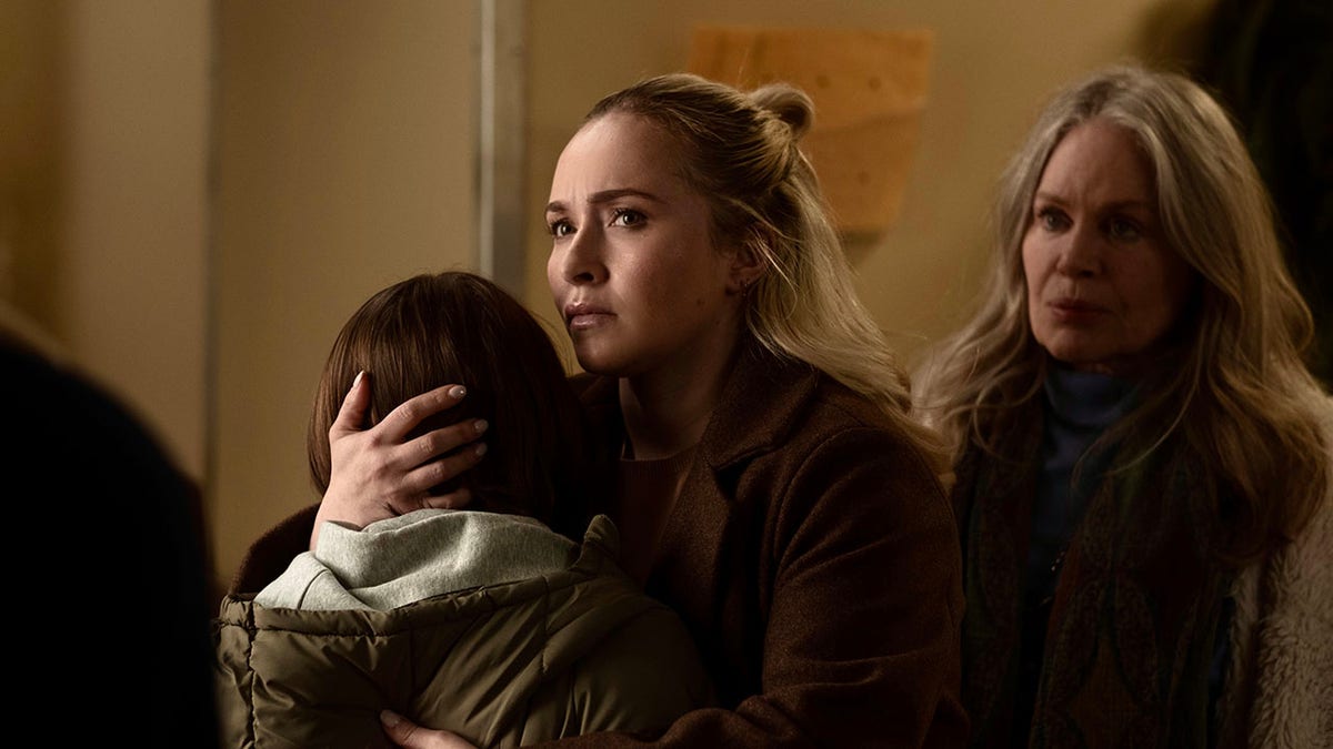 Hayden Panettiere holding her onscreen child in "Sleepwalker"