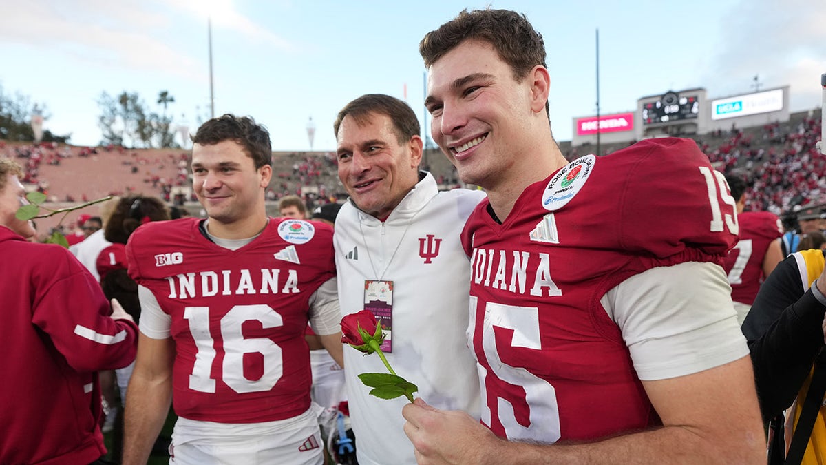 The Mendoza brothers pose for a picture