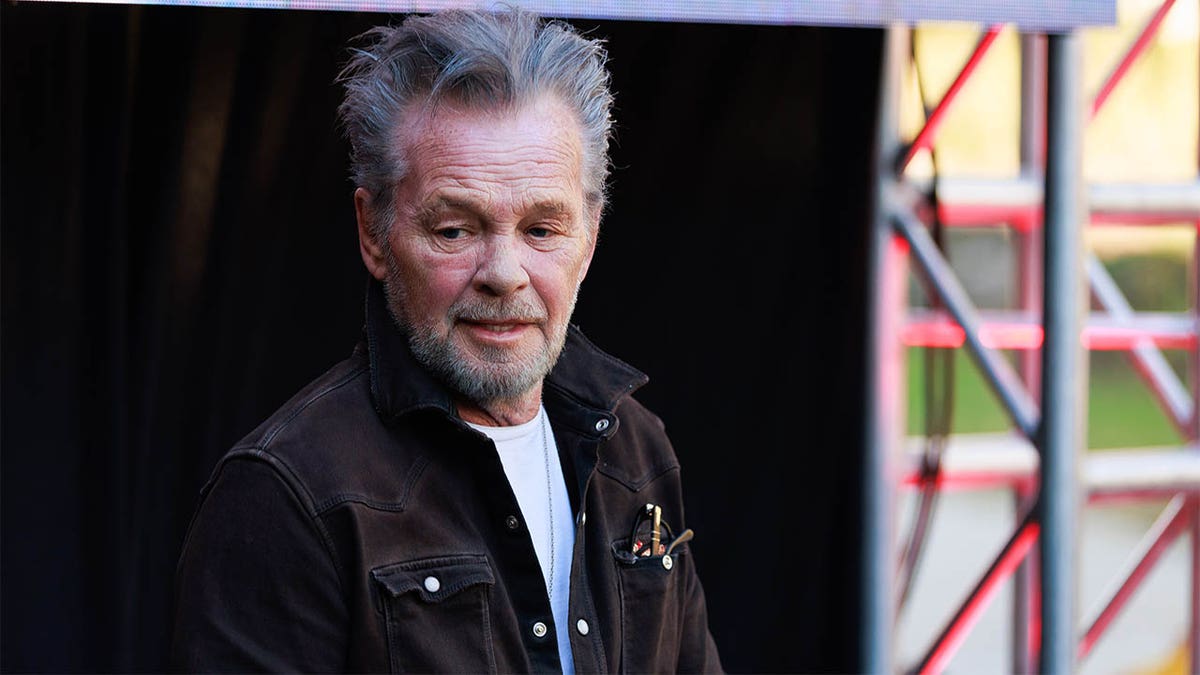 John Mellencamp watching Hoosiers game