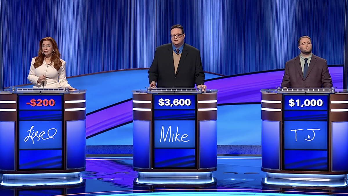 Lisa Walter y los concursantes de «Jeopardy»