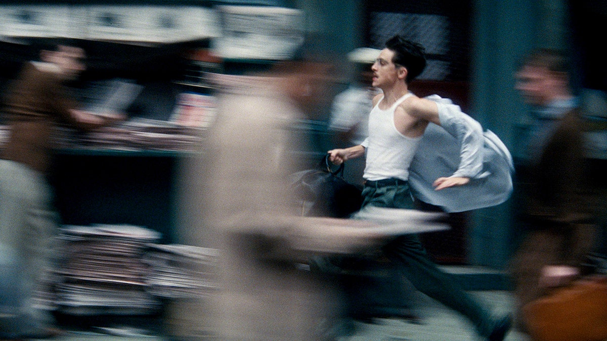 Timothée Chalamet dentro "Marty Supremo"