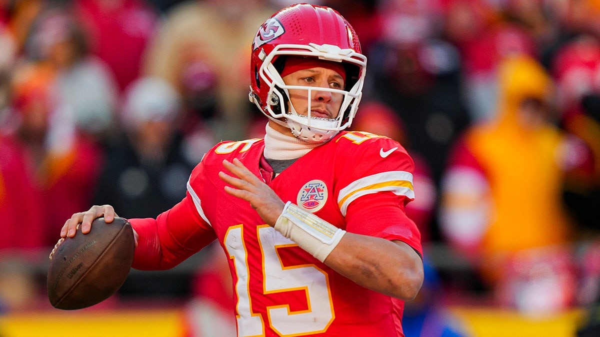 Patrick Mahomes looks to throw