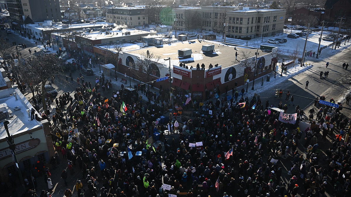 Protesters in Minneapolis after shooting of Alex Pretti