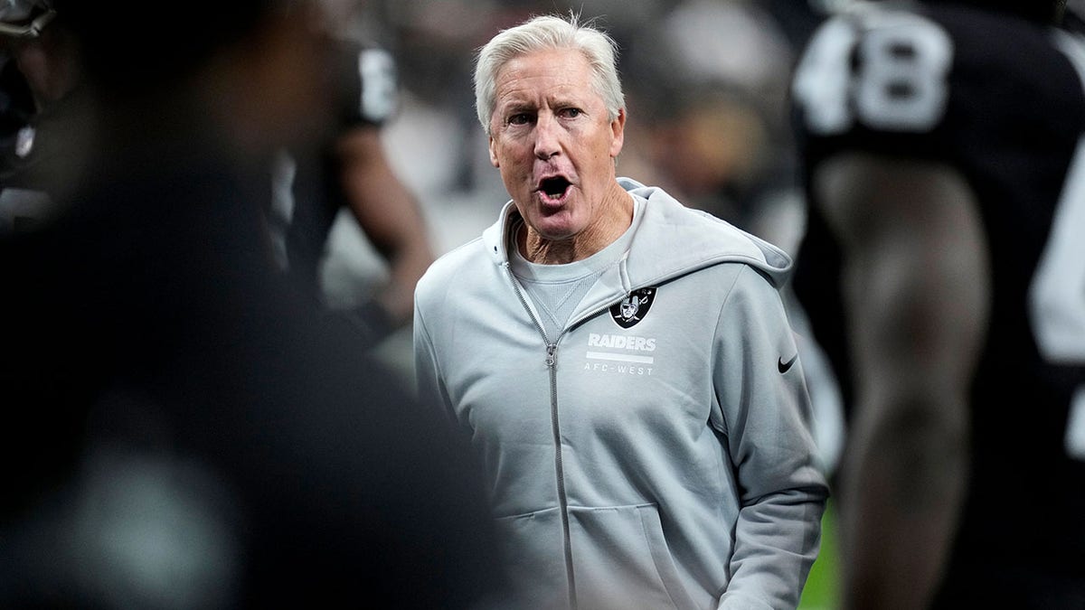 Pete Carroll raiders sidelines