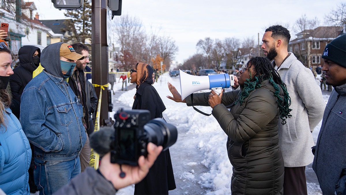 Robin Wonsley talking to crowd