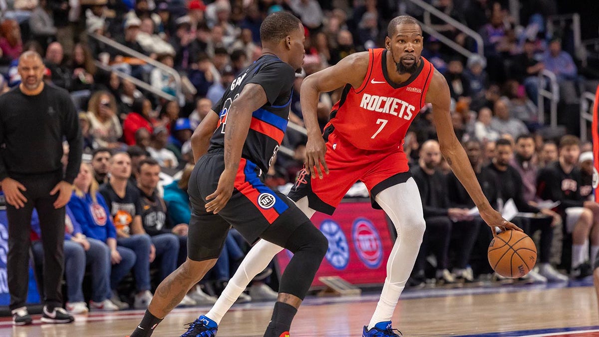 ডেট্রয়েট পিস্টন বনাম হিউস্টন রকেট