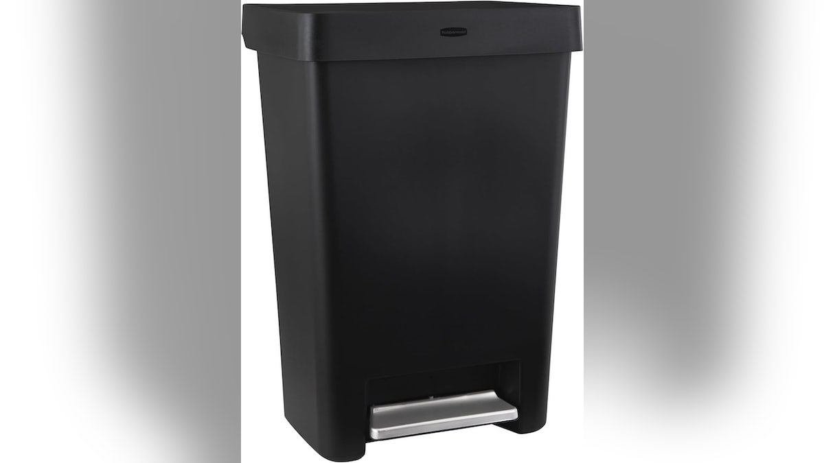 This Rubbermaid is simple and reliable.