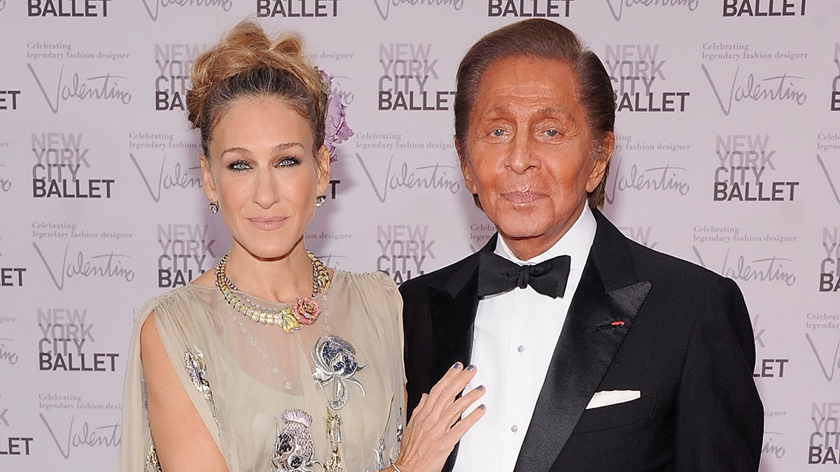 Sarah Jessica Parker stands beside fashion designer Valentino Garavani at the New York City Ballet Fall Gala in New York City, September 2012.
