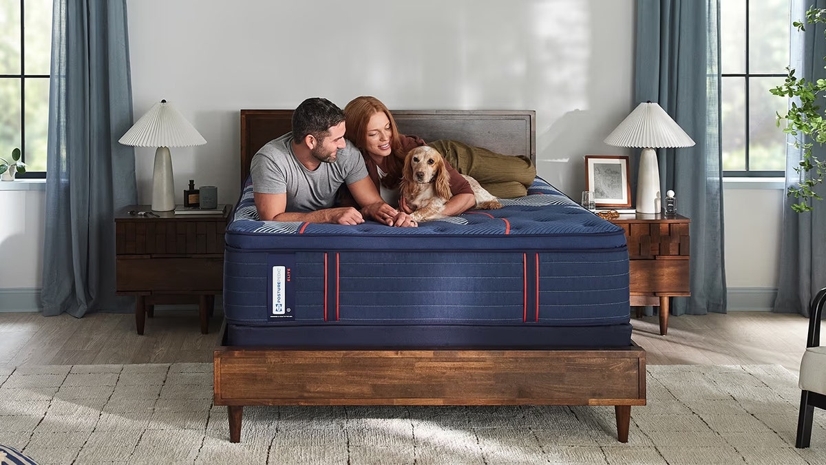 This mattress uses coils and memory foam to deliver a firm feel.