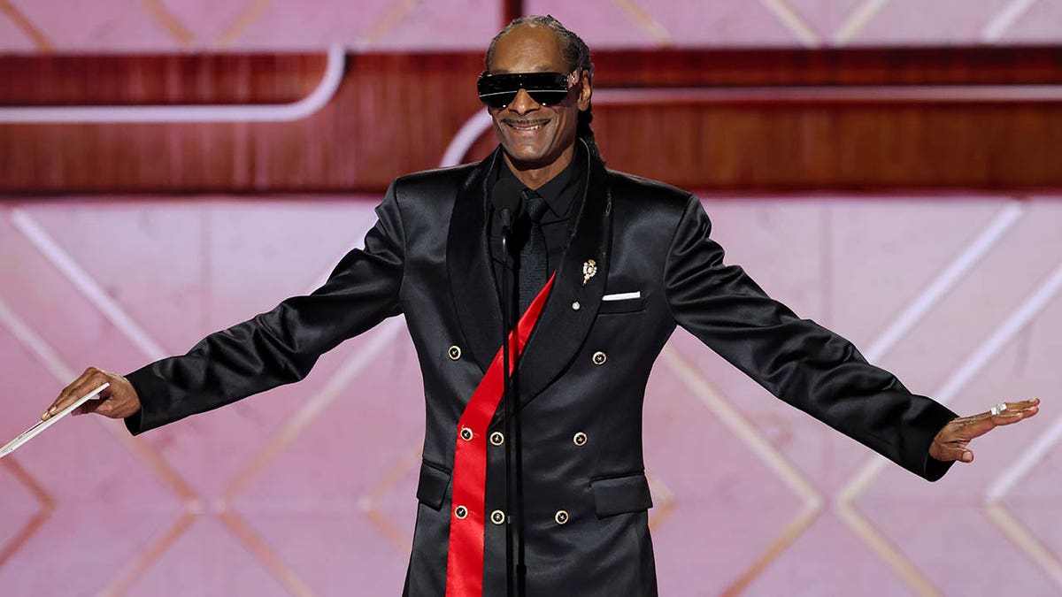 Snoop Dogg on stage at Golden Globes