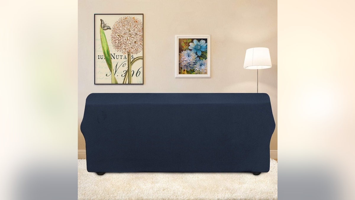 Ottieni di più dal tuo divano con un copridivano a installazione rapida.