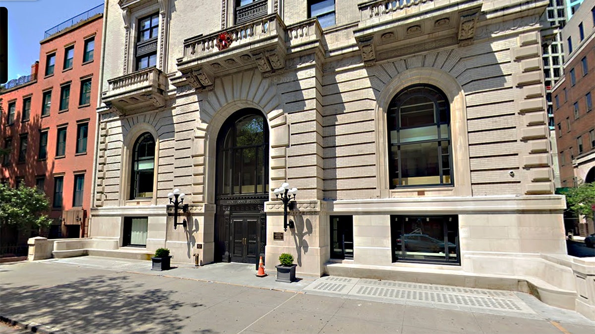 布魯克林高地聖安妮學校街景