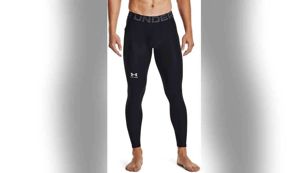 Freely run or walk with these stretchy leggings.