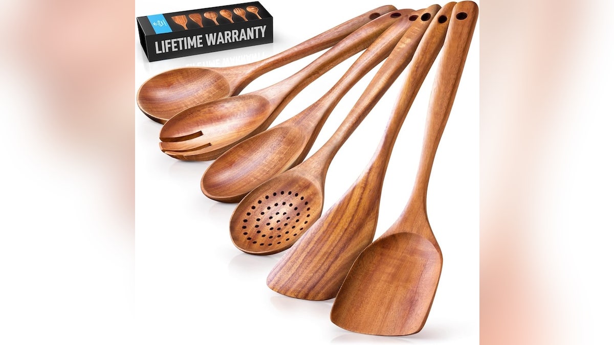 Update your kitchen utensils with this teak set.