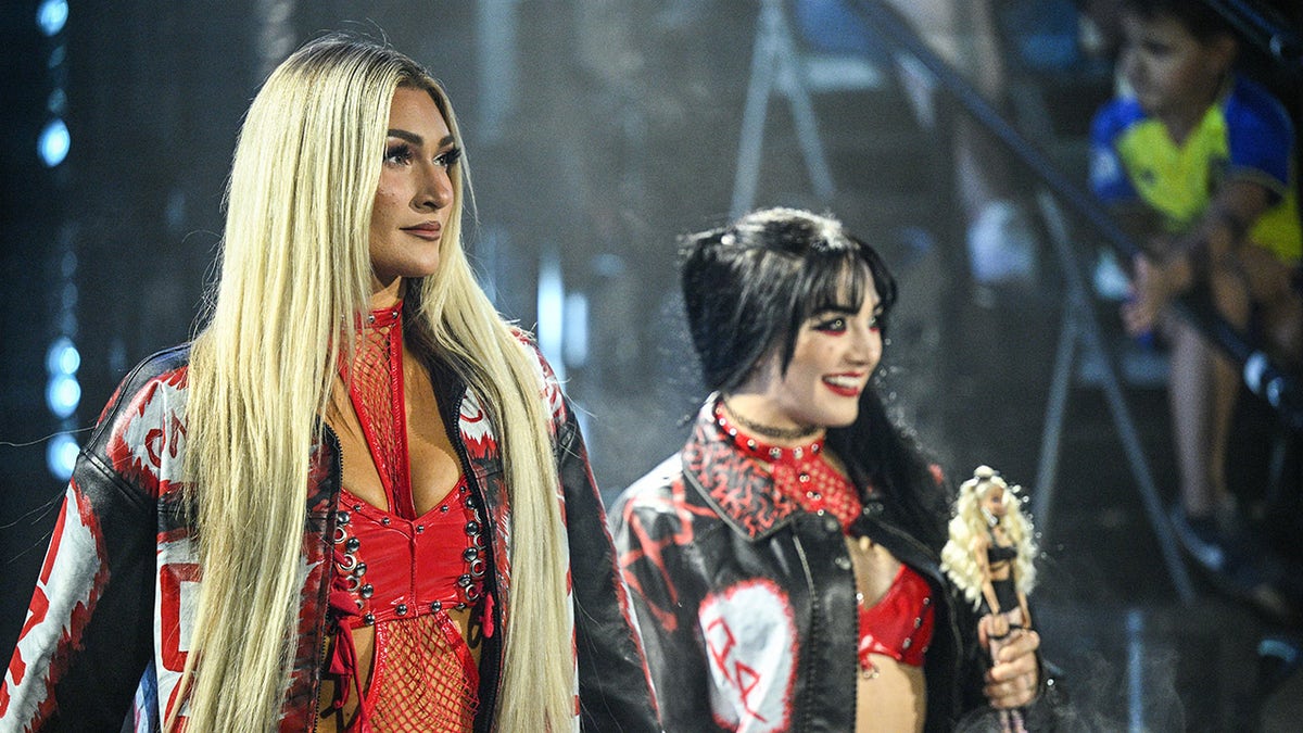 Izzi Dame and Tatum Paxley