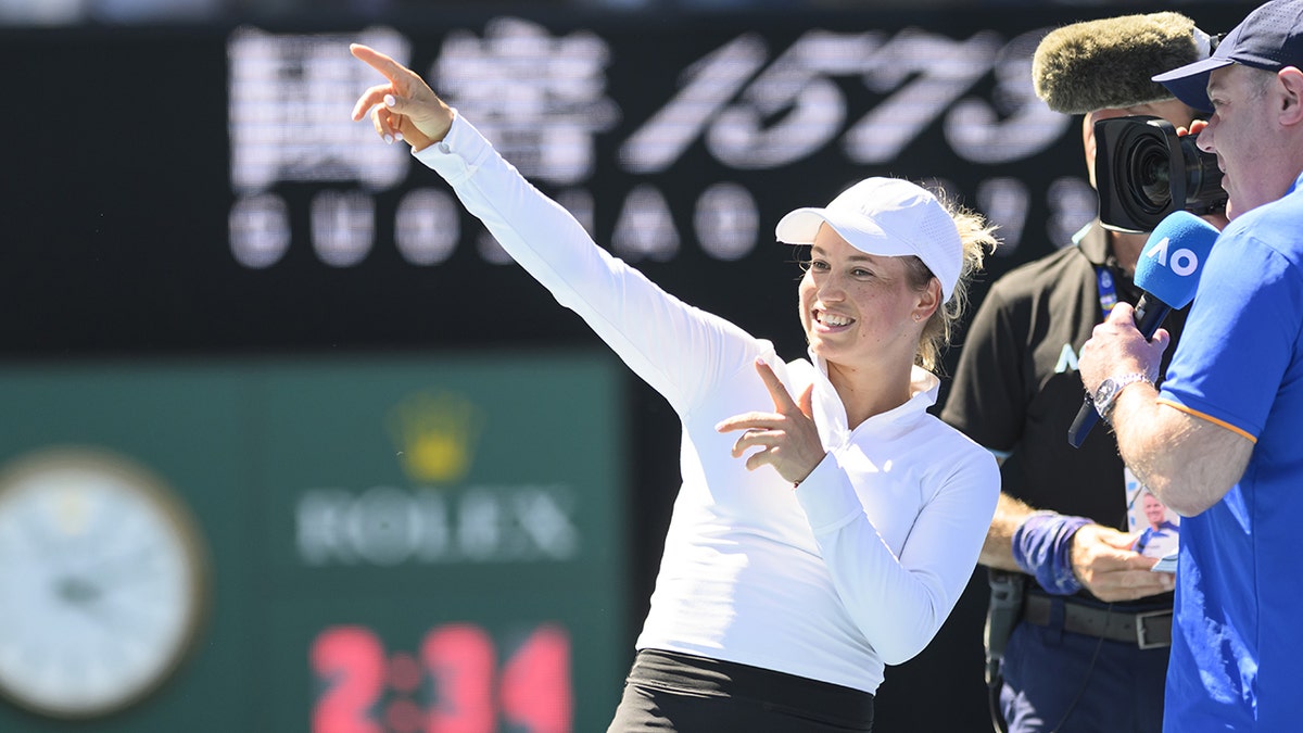 Yulia Putinseva con la multitud