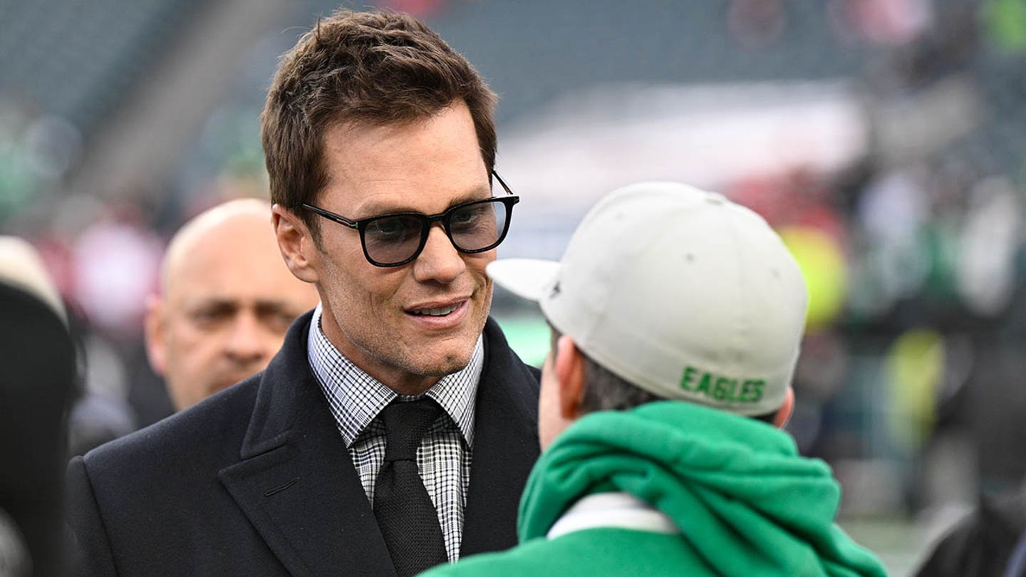 Tom Brady talks Aaron Rodgers' possible retirement, improving in broadcast booth
