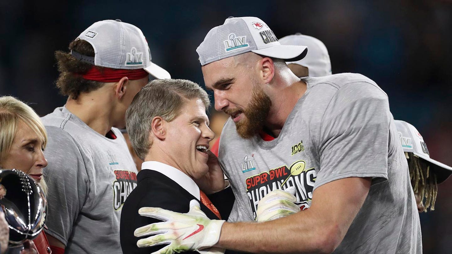 Chiefs chairman Clark Hunt weighs in on Travis Kelce’s future after team's rare playoff miss