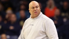 Notre Dame head coach goes ballistic, rushes after official in wild scene following controversial loss