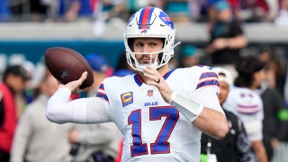 Bills' Josh Allen addresses viral photo of wife Hailee Steinfeld wearing Broncos gear