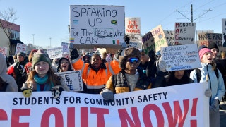 Democrats worry 'Abolish ICE' slogan will backfire politically like 'defund the police' did