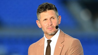 Dan Orlovsky mocked for anti-pedicure rant while wearing makeup on TV - Fox News