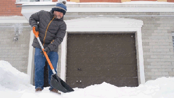 Shoveling snow could pose dangerous health risk for one group, experts warn - Fox News