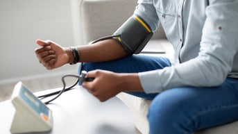 Men face hidden heart risk years earlier than women, study suggests - Fox News