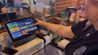 Bartenders reveal the hidden cost when you move your drink tab to a table - Fox News