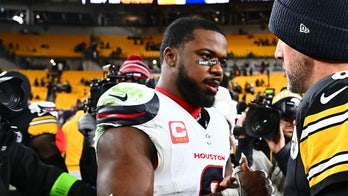 Texans star Azeez al-Shaair fined for pro-Palestinian message on eye black: report