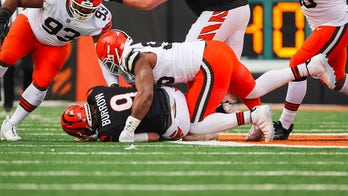 Myles Garrett takes down Joe Burrow to break NFL single-season sack record