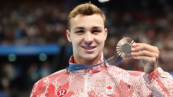 Olympic medalist spurns Canada in hopes of swimming for Team USA: 'Always felt like an American'