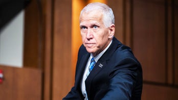 GOP bloquea a DHS de Trump para DHS hasta que Noem testifique ante el Senado.