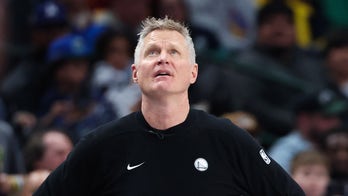 Steve Kerr says immigration should be addressed by Congress, claims feds 'taking 5-year-old kindergartners'